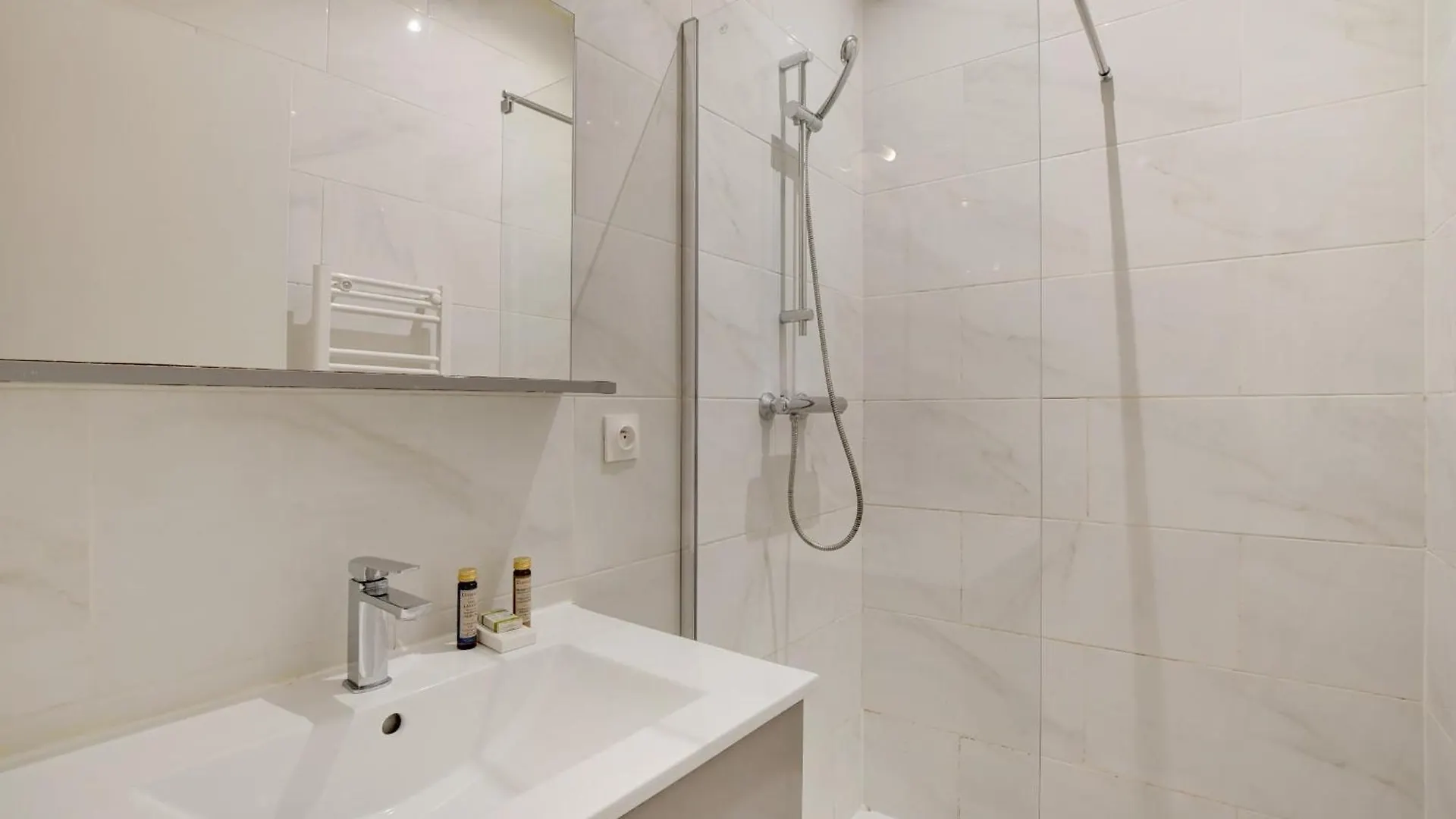 Cosy Apartment-6P-Pigallelafayette Paris 0*,